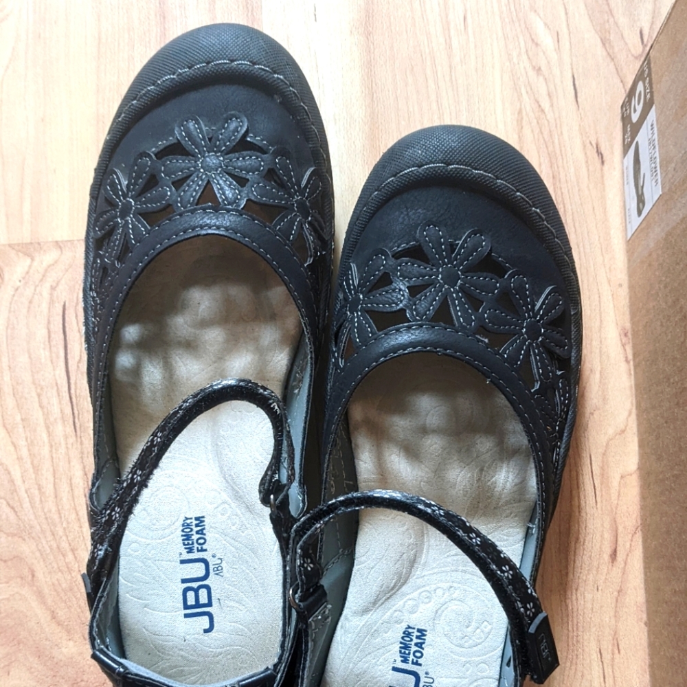 JBU wildflower sandal by Jambu, size 9, black